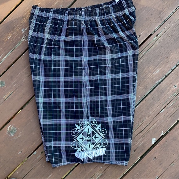 💕HP💕Quicksilver Men’s navy plaid Bathing Suit - Picture 11 of 11